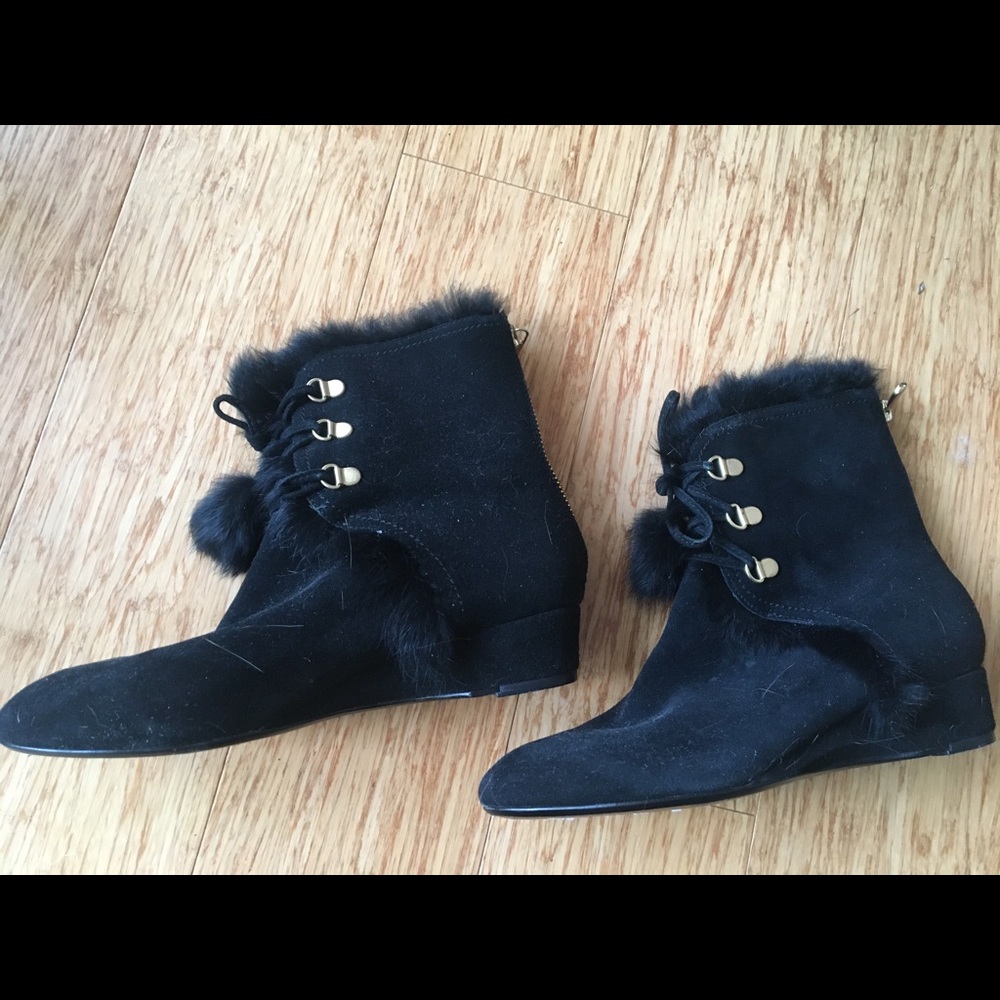 Black fur wedge heels